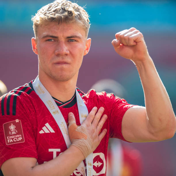 疑是经过深 疑是经过深